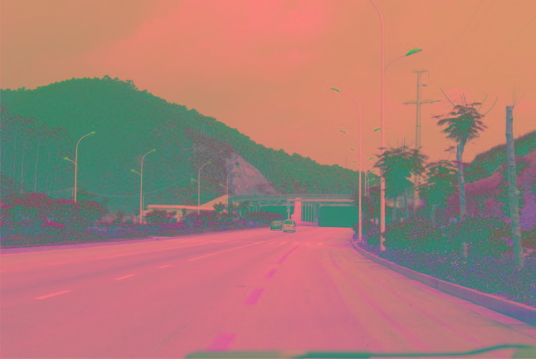 南(nán)甯市(shì)鳳嶺南(nán)路(lù)隧道(dào)交通(tōng)監控工(gōng)程2.jpg